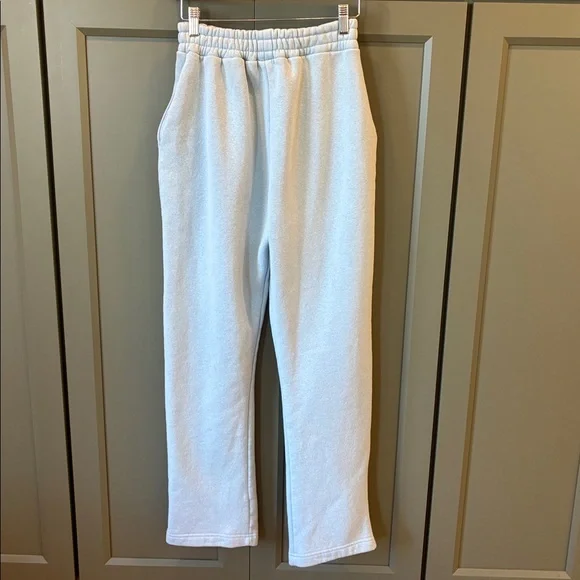 PrettyLittleThing Badge Detailed Strait leg Sweatpants- light blue - Picture 6 of 8